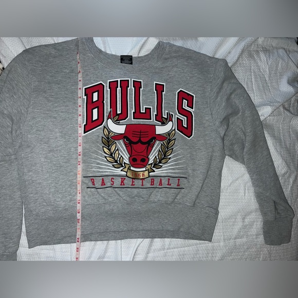 CHICAGO BULLS BASKETBALL sweatshirt_Fits like XL (XXL Crop style) - Picture 4 of 6